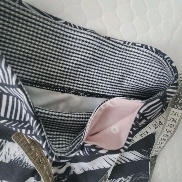 CLEARANCE!!!💥 Lululemon Wunder Under Crop II Size 2 Shady Palms Black Leggings - Picture 7 of 14